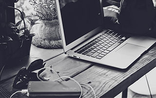 开云下载-C9爆冷RGE，Chovy三分雨点燃全场——激情与奇迹的赛场瞬间